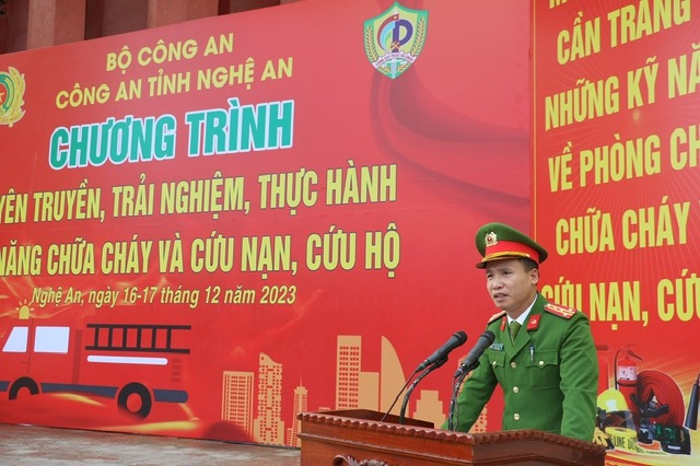   Đồng chí Đại tá Nguyễn Duy Thanh, Phó Giám đốc Công an tỉnh phát biểu khai mạc 