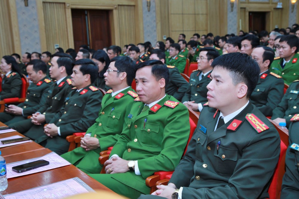 Các đồng chí trong Ban Giám đốc Công an tỉnh Nghệ An dự buổi Lễ
