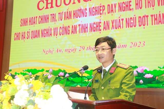  Đồng chí Đại tá Trần Ngọc Tuấn, Phó Giám đốc Công an tỉnh phát biểu