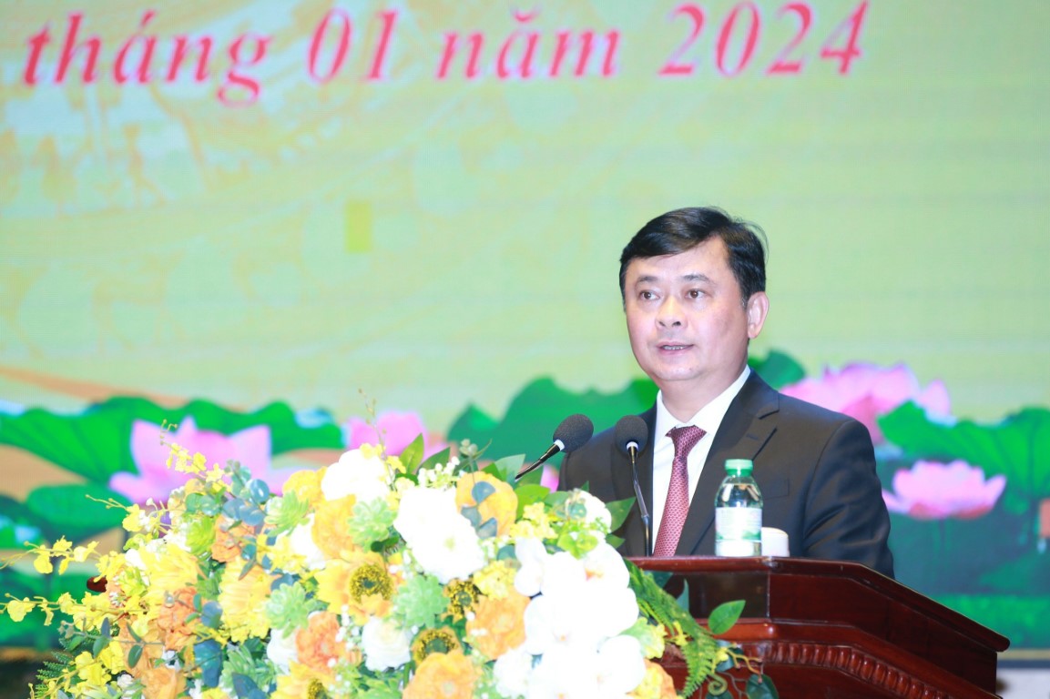 Đồng chí Thái Thanh Quý, Bí thư Tỉnh ủy Nghệ An phát biểu tại Hội nghị