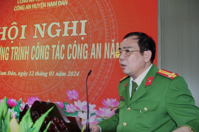 Đồng chí Thượng tá Cao Văn Tám, Trưởng Công an huyện Nam Đàn phát biểu