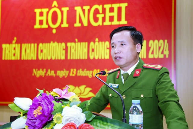 Đồng chí Đại tá Nguyễn Duy Thanh - Phó Giám đốc Công an Nghệ An phát biểu tại Hội nghị