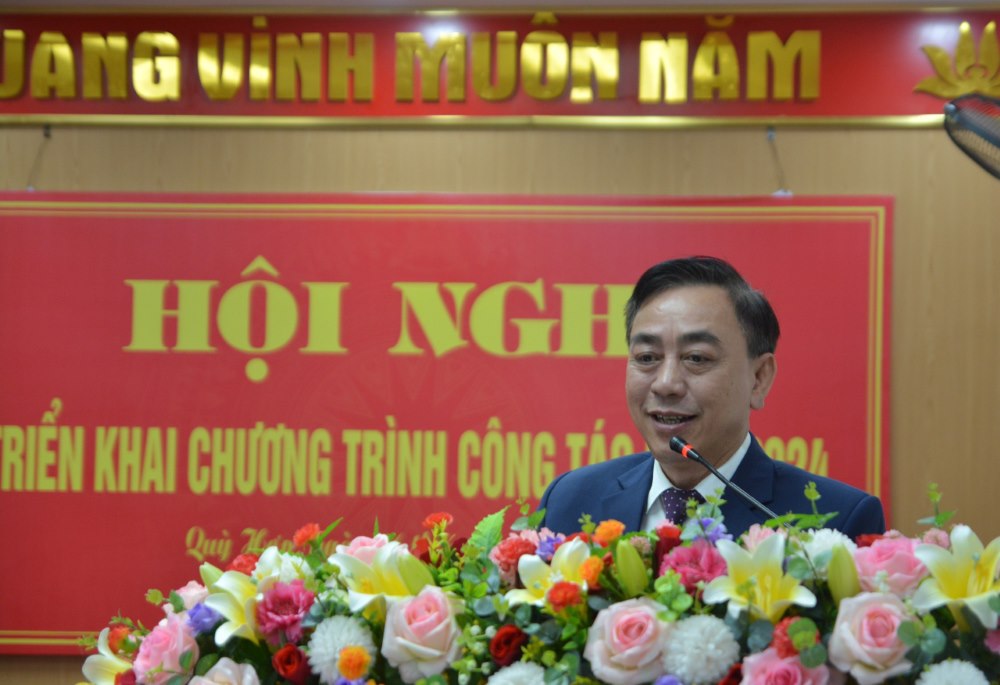Đồng chí Phan Đình Đạt, Bí thư Huyện uỷ Quỳ Hợp phát biểu  