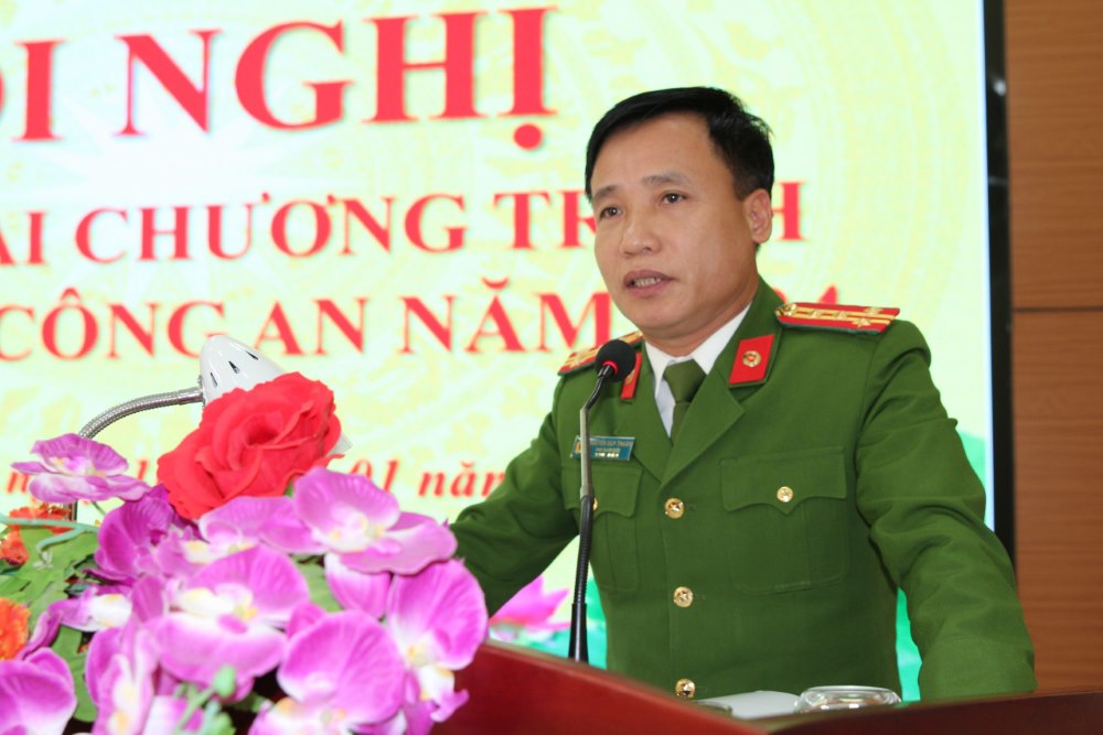 Đồng chí Đại tá Nguyễn Duy Thanh, Phó Giám đốc Công an tỉnh phát biểu tại Hội nghị