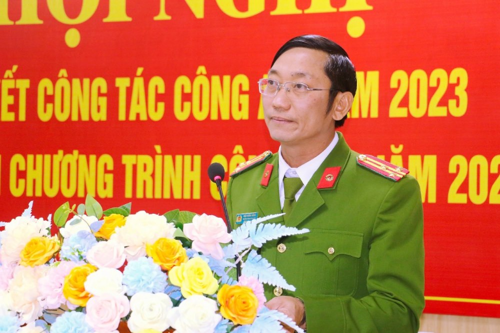 Đồng chí Thượng tá Đậu Đồng Bằng, Trưởng Công an huyện Anh Sơn  phát biểu