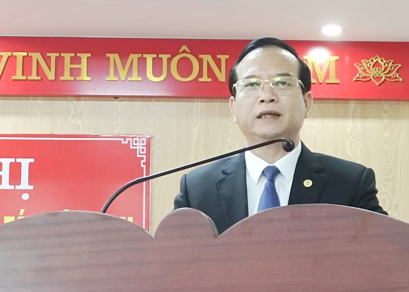 Đồng chí Nguyễn Văn Quế, Phó Bí thư Thường trực Huyện ủy Thanh Chương phát biểu tại Hội nghị