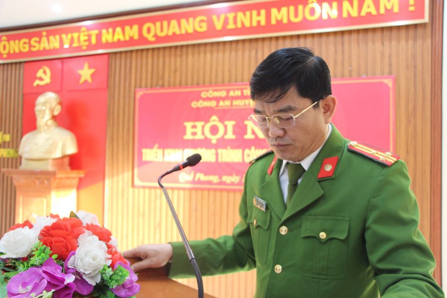 Đồng chí Thượng tá Trần Minh Sơn, Trưởng Công an huyện Quế Phong kết luận Hội nghị