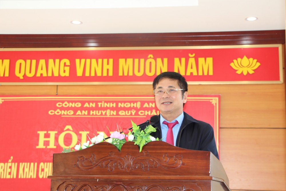 Đồng chí Nguyễn Thanh Hoài - Bí thư Huyện ủy, Chủ tịch UBND huyện Quỳ Châu  phát biểu chỉ đạo tại Hội nghị
