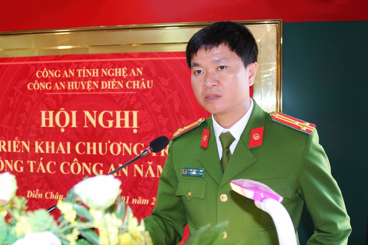 Đồng chí Thượng tá Phạm Thành Long, Trưởng Công an huyện Diễn Châu phát biểu