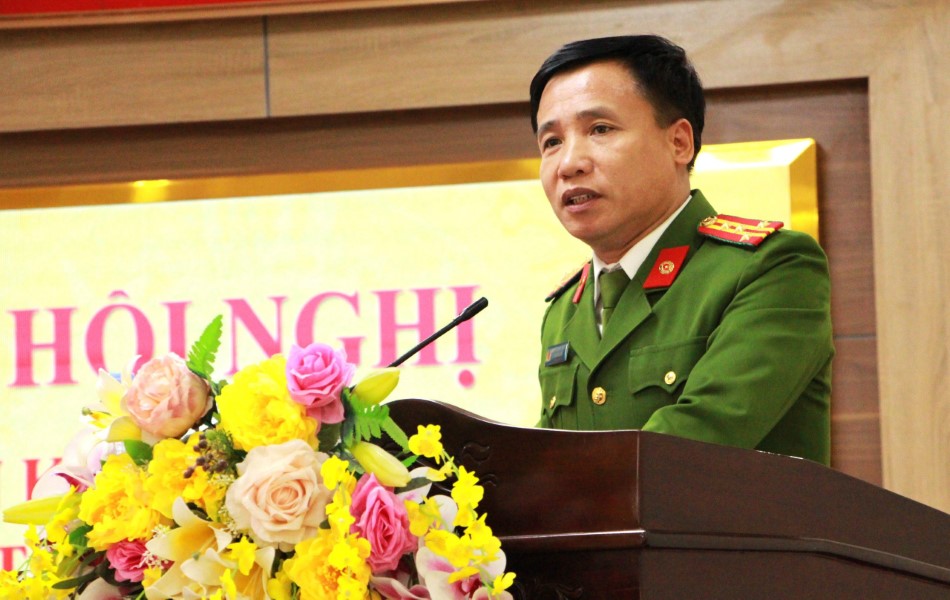 Đồng chí Đại tá Nguyễn Duy Thanh - Phó Giám đốc Công an tỉnh phát biểu tại Hội nghị
