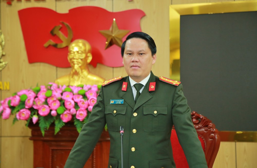 Đồng chí Đại tá Bùi Quang Thanh, Giám đốc Công an tỉnh phát biểu chỉ đạo tại buổi làm việc