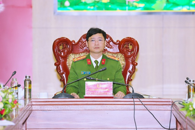 Đồng chí Đại tá Trần Ngọc Tuấn, Phó Giám đốc Công an tỉnh chủ trì Hội nghị tại điểm cầu Công an tỉnh Nghệ An