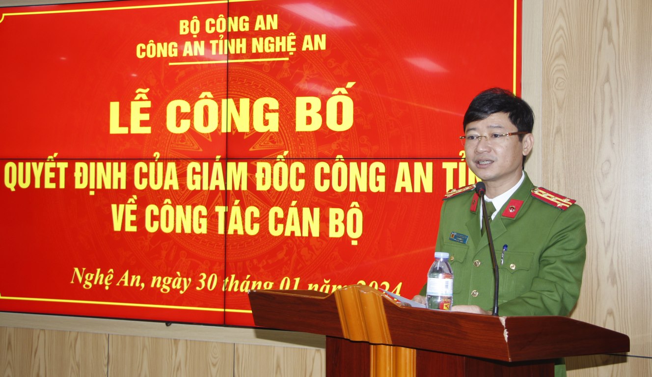 Đại tá Trần Ngọc Tuấn - Phó Giám đốc Công an Nghệ An phát biểu tại buổi lễ