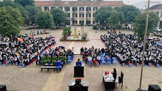 Tổ chức phiên tòa xét xử lưu động tại trường học ở Diễn Châu