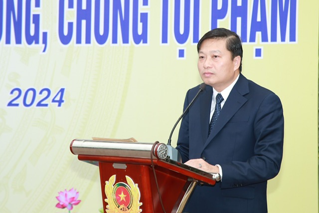 Đồng chí Lê Hồng Vinh, Phó Chủ tịch UBND tỉnh phát biểu