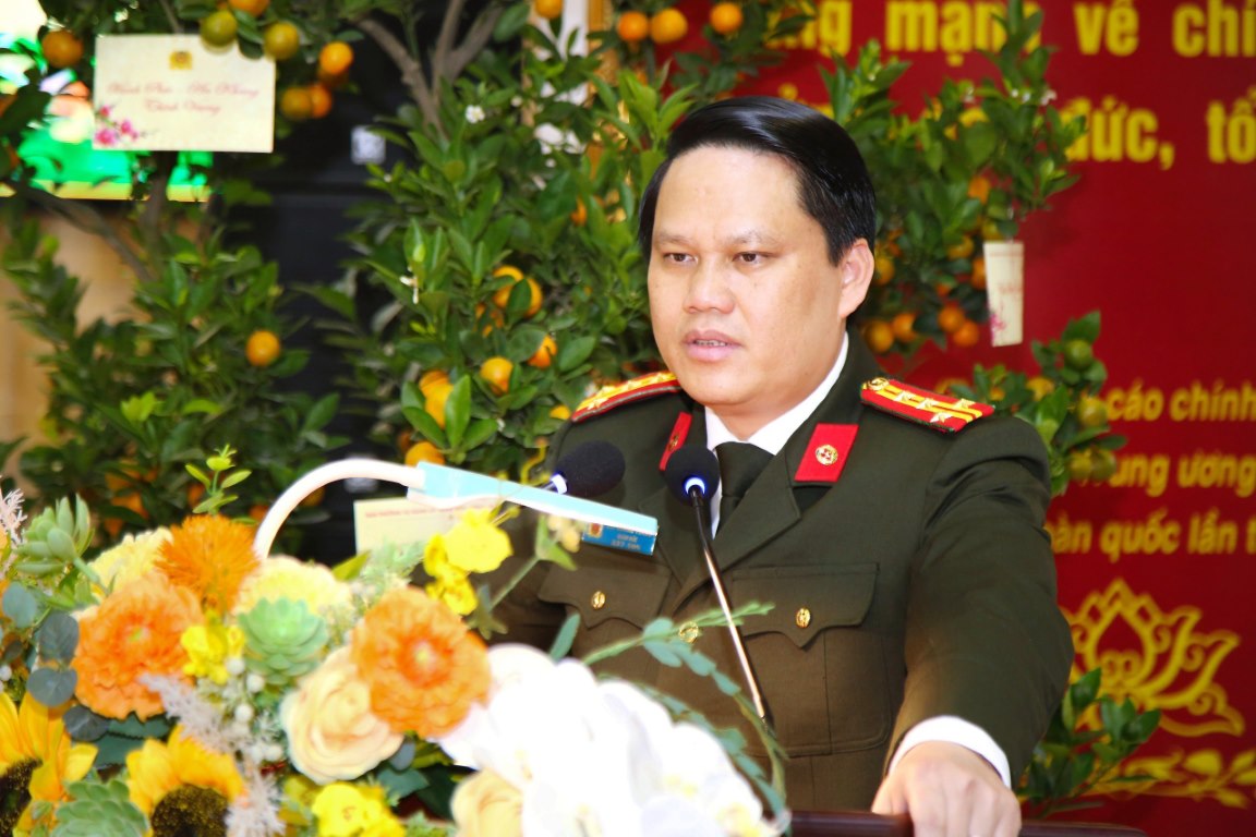 Đồng chí Đại tá Bùi Quang Thanh - Giám đốc Công an tỉnh phát biểu tại buổi lễ