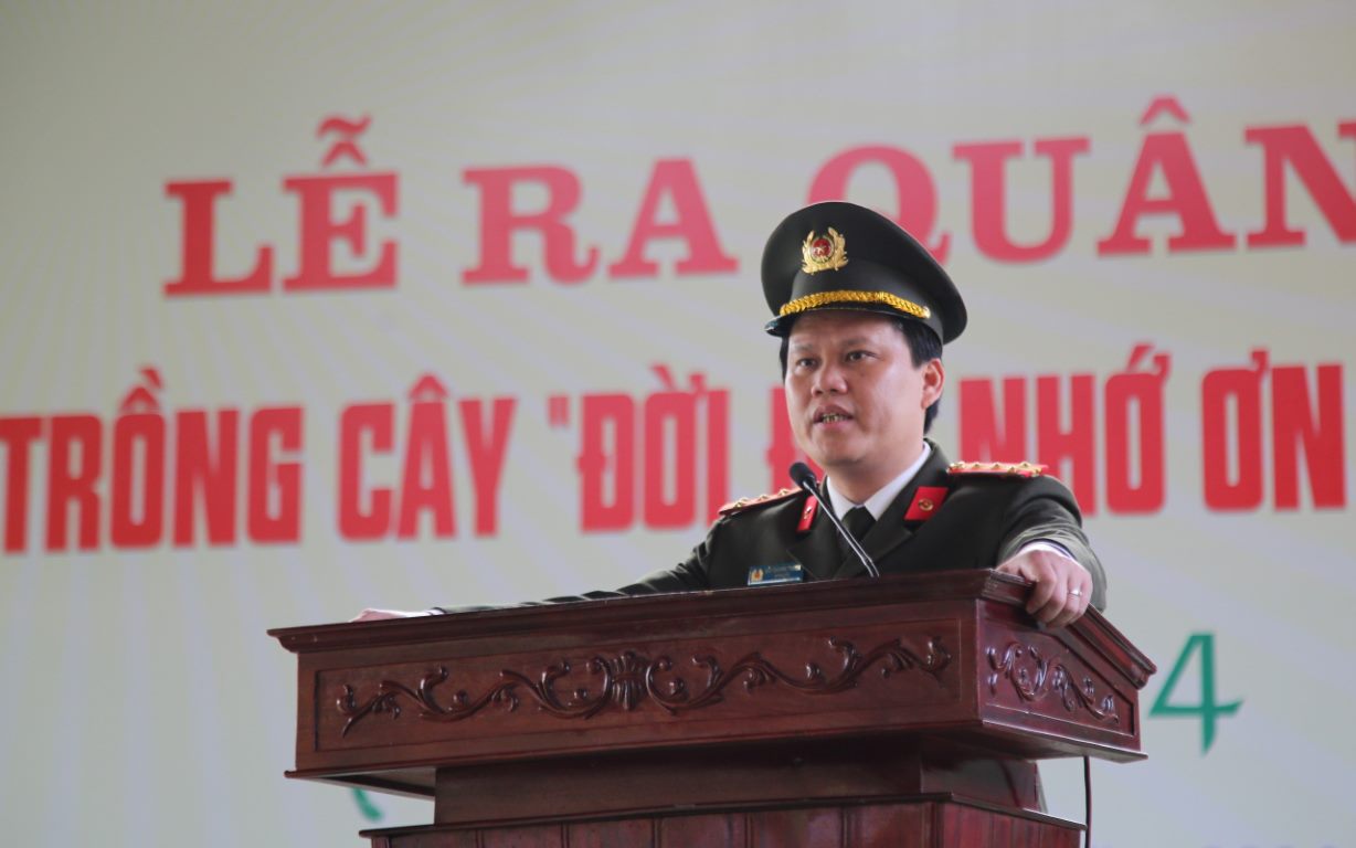 Đồng chí Đại tá Bùi Quang Thanh Giám đốc Công an tỉnh phát biểu tại buổi lễ