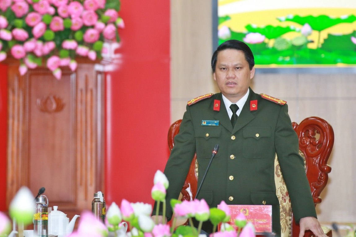 Đồng chí Đại tá Bùi Quang Thanh, Ủy viên Ban Thường vụ Tỉnh ủy, Bí thư Đảng ủy, Giám đốc Công an tỉnh phát biểu chỉ đạo tại Hội nghị