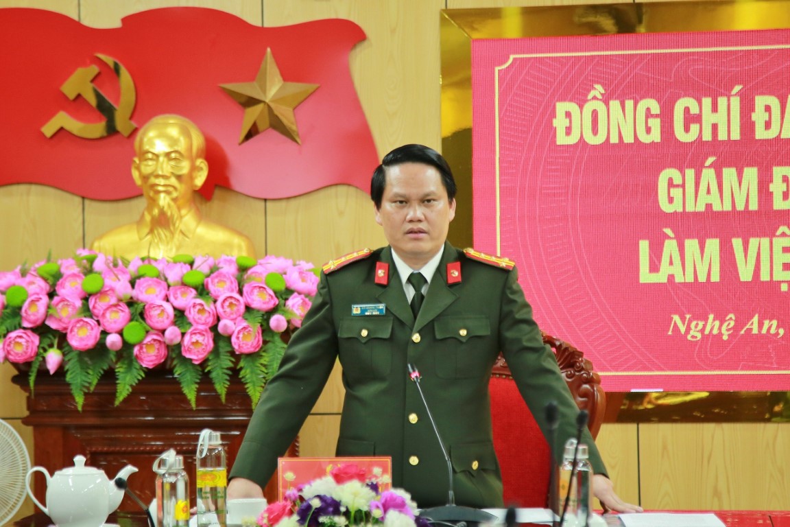 Đồng chí Đại tá Bùi Quang Thanh - Giám đốc Công an tỉnh phát biểu tại buổi làm việc