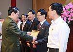 Lễ trao tặng Kỷ niệm chương 'Bảo vệ An ninh Tổ quốc'