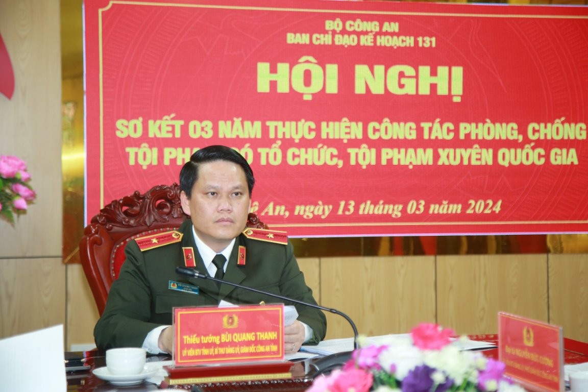 Đồng chí Thiếu tướng Bùi Quang Thanh, Ủy viên Ban Thường vụ Tỉnh ủy, Giám đốc Công an tỉnh chủ trì tại điểm cầu Công an Nghệ An