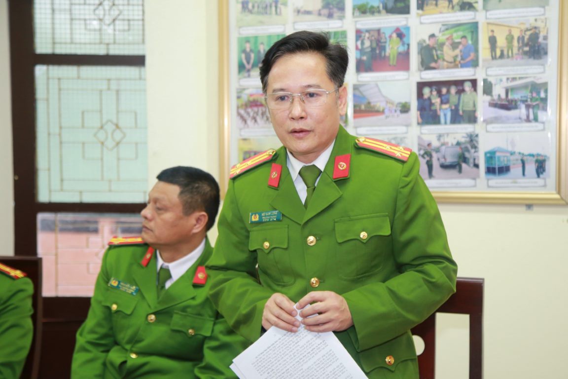   Đồng chí Thượng tá Hồ Nam Long, Trưởng phòng Cảnh sát cơ động đã báo cáo tóm tắt tình hình, kết quả các mặt công tác của đơn vị trong quý I năm 2024