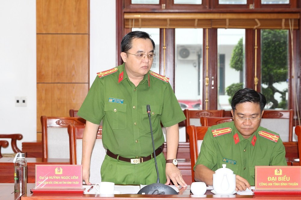 Đồng chí Đại tá Huỳnh Ngọc Liêm, Phó Giám đốc Công an tỉnh Bình Thuận phát biểu