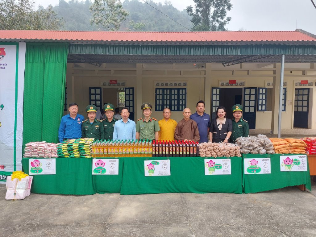 Phòng An ninh đối ngoại Công an tỉnh Nghệ An cùng các đơn vị tài trợ hỗ trợ  xây dựng “Ký túc xá vùng biên” 