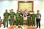 Lãnh đạo Công an tỉnh chúc mừng lực lượng Cảnh sát cơ động nhân Ngày truyền thống