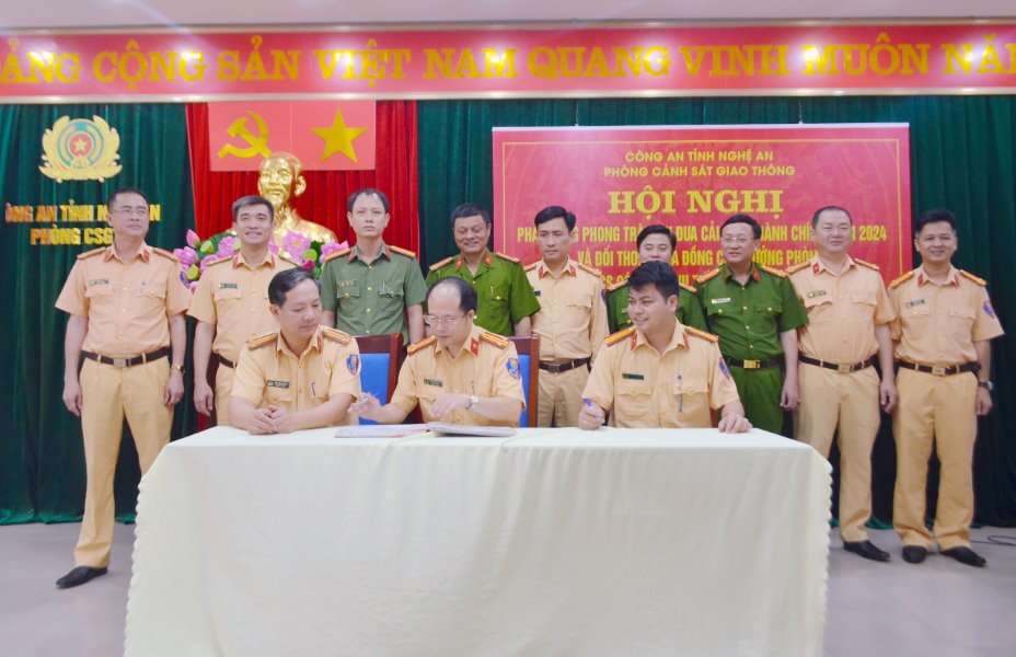 Phòng Cảnh sát Giao thông Công an tỉnh phát động phong trào thi đua cải cách hành chính năm 2024