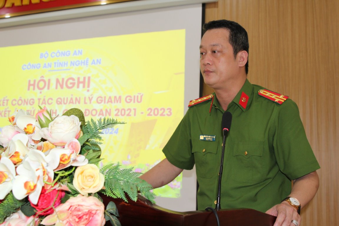 Đồng chí Đại tá Nguyễn Đức Cường, Phó Giám đốc Công an tỉnh phát biểu 