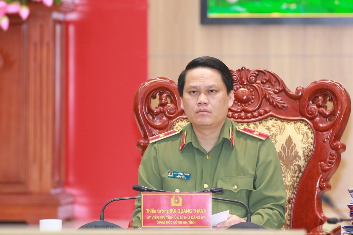Đồng chí Thiếu tướng Bùi Quang Thanh, Giám đốc Công an tỉnh chủ trì tại điểm cầu Công an tỉnh Nghệ An
