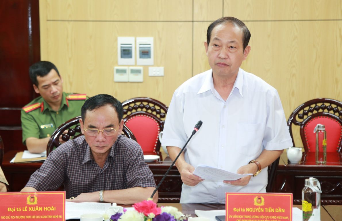 Đồng chí Đại tá Nguyễn Tiến Dần, Chủ tịch Hội cựu CAND tỉnh Nghệ An, nguyên Phó Giám đốc Công an tỉnh phát biể