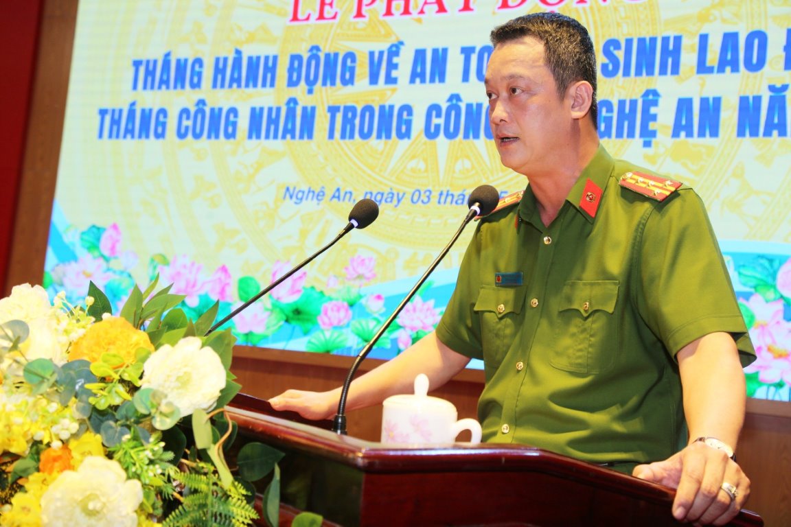 Đồng chí Đại tá Nguyễn Đức Cường, Phó Giám đốc Công an tỉnh phát biểu
