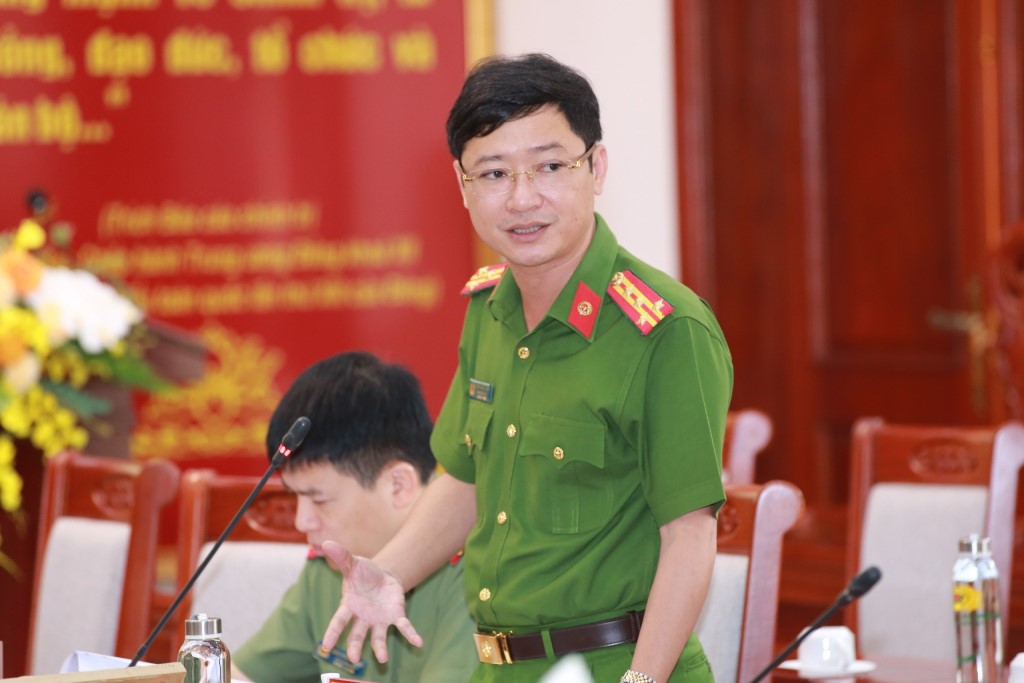 Đồng chí Trần Ngọc Tuấn, Phó Giám đốc Công an tỉnh phát biểu   