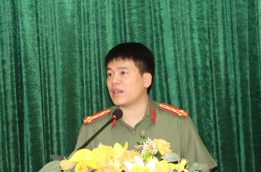 Đồng chí Đại tá Trần Hồng Quang, Ủy viên Ban Thường vụ Đảng ủy, Phó Giám đốc Công an tỉnh phát biểu