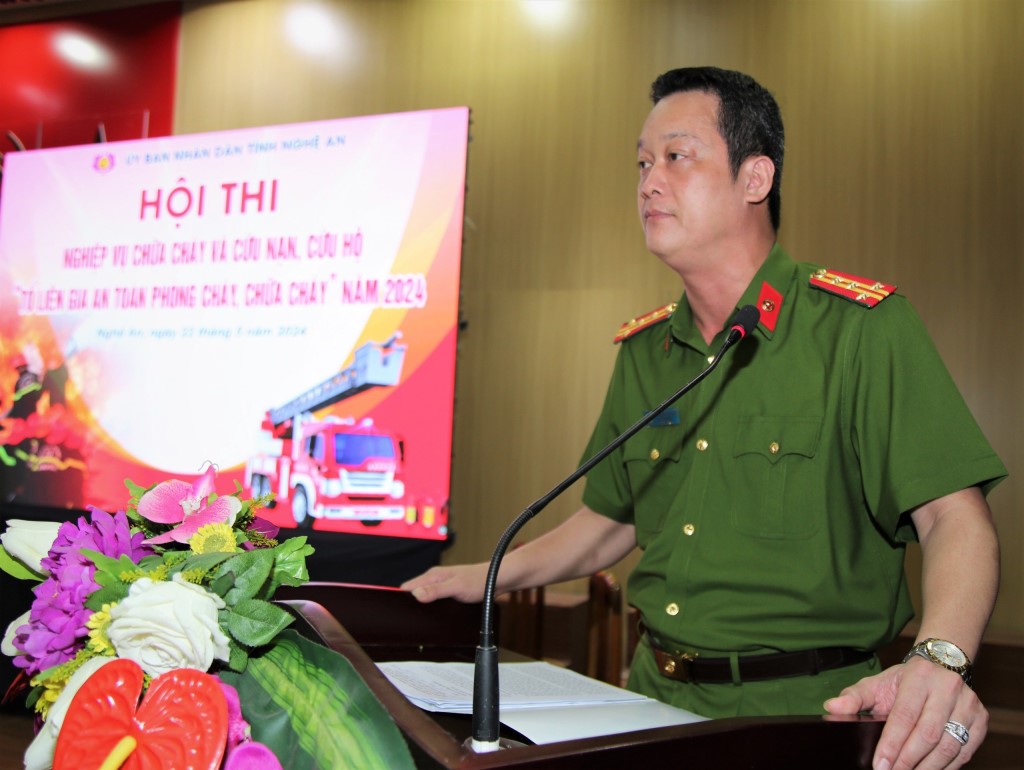 Đồng chí Đại tá Nguyễn Đức Cường, Phó Giám đốc Công an tỉnh, Phó Trưởng Ban tổ chức Hội  thi phát biểu 