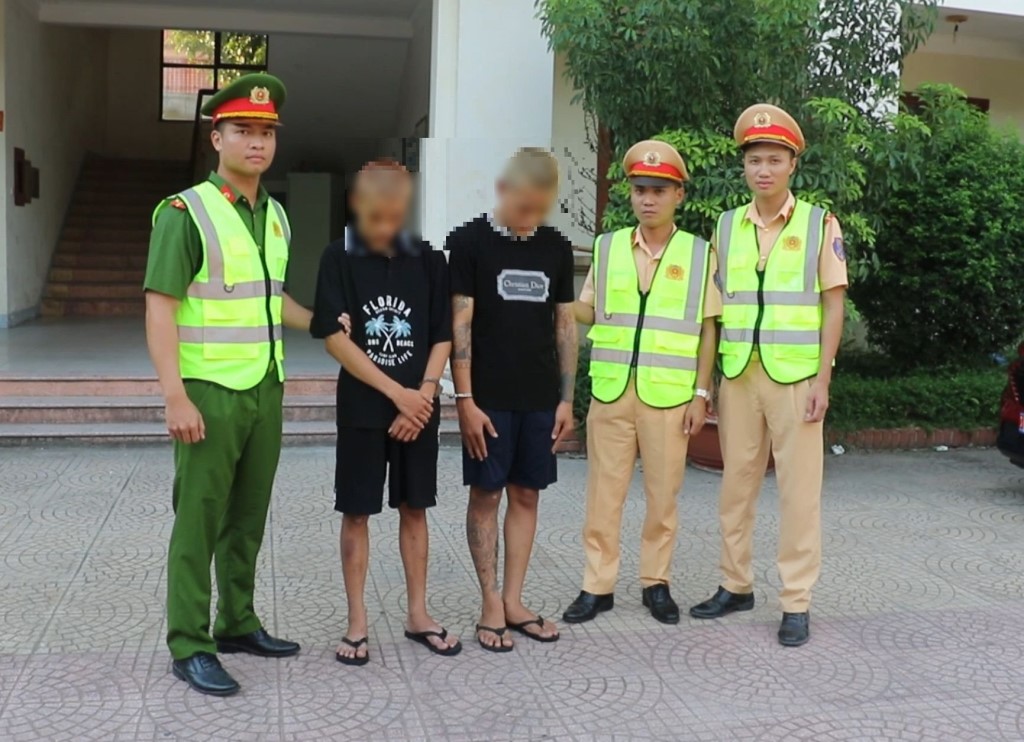 Chỉ sau một ngày tiếp nhận tin báo, Công an huyện Nghi Lộc đã bắt giữ 02 đối tượng manh động, dùng dao chặn đường cướp tài sản  
