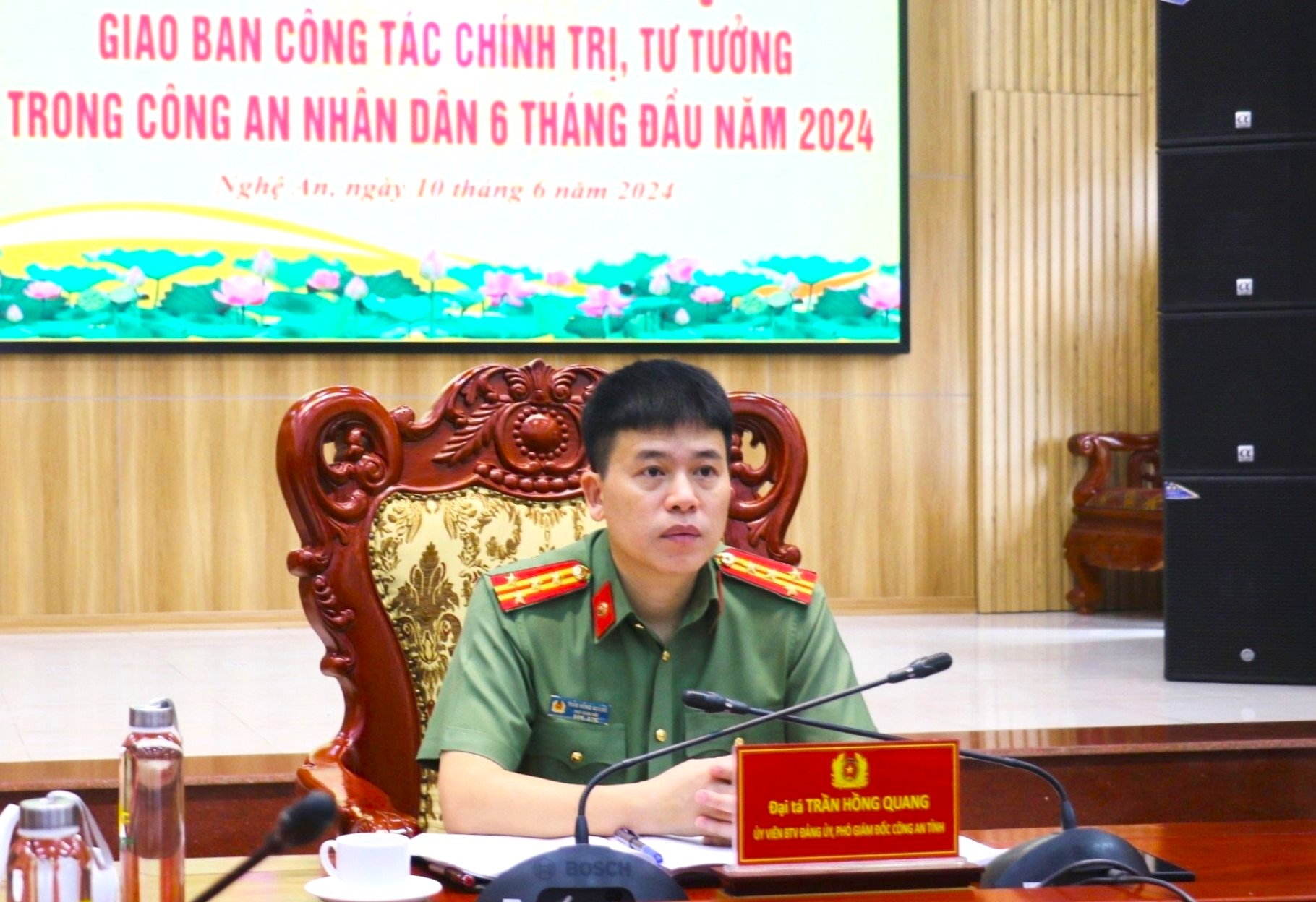 Đồng chí Đại tá Trần Hồng Quang, Phó Giám đốc Công an tỉnh chủ trì Hội nghị tại điểm cầu Công an tỉnh Nghệ An