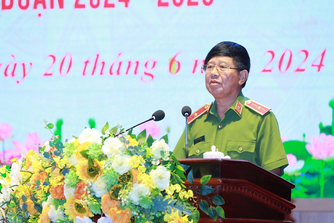 Đồng chí Thiếu tướng Vũ Hùng Vương – Phó Chủ tịch Thường trực Hội Cựu CAND Việt Nam phát biểu chỉ đạo