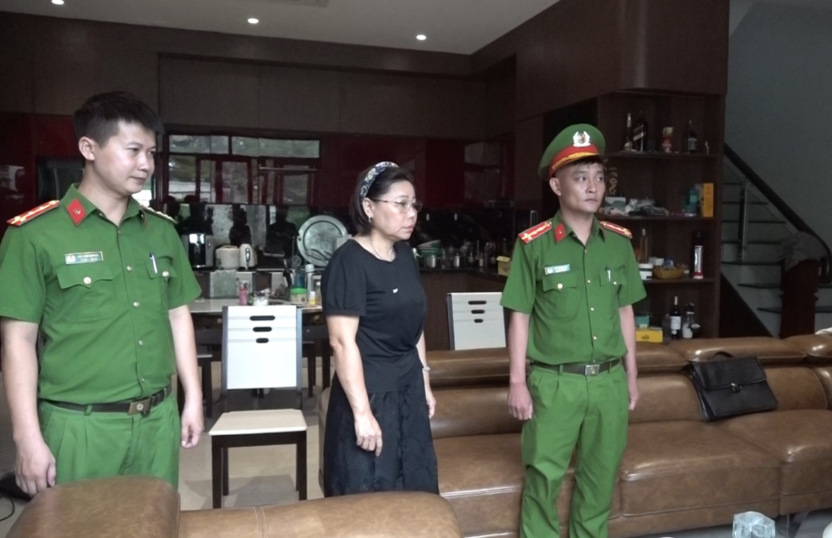 Bị can Nguyễn Thị Lam bị khởi tố về tội “Lợi dụng chức vụ, quyền hạn trong khi thi hành công vụ”