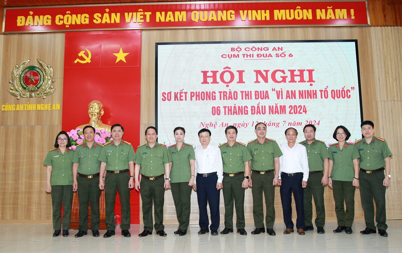 Các đại biểu tham dự hội nghị