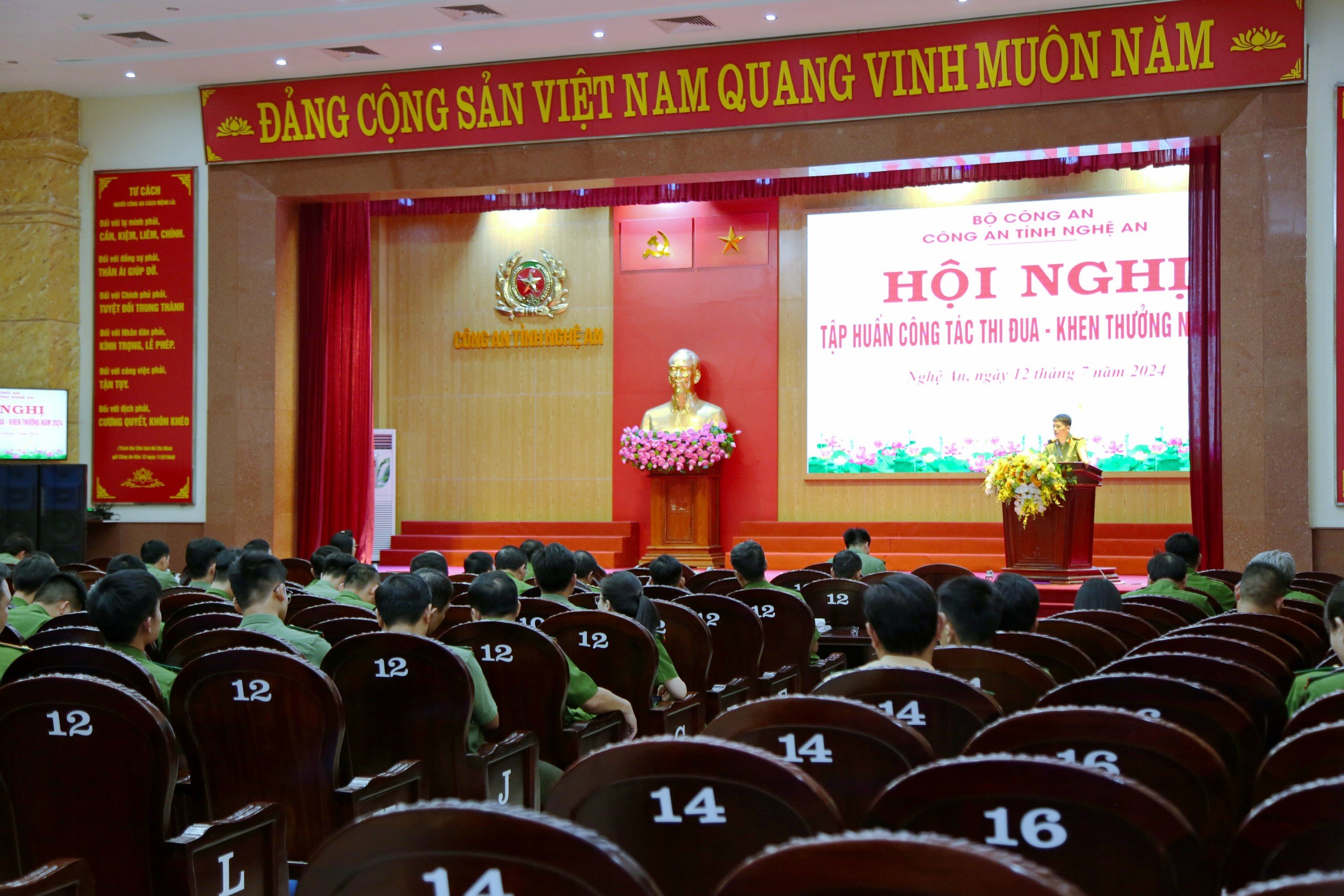 Toàn cảnh Hội nghị