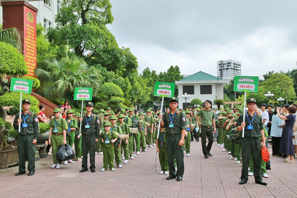 Các em thiếu niên, nhi đồng được “biên chế” thành các Trung đội, Tiểu đội 