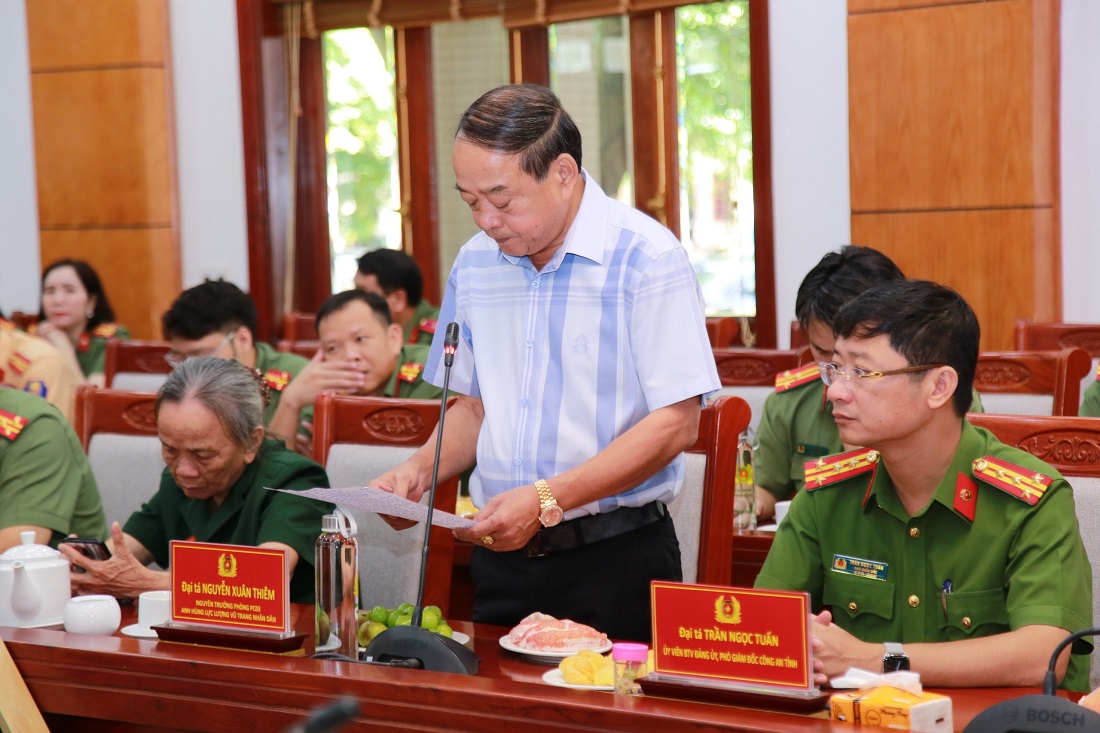 Đại tá, Anh hùng lực lượng vũ trang nhân dân Nguyễn Xuân Thiêm phát biểu tại buổi gặp mặt 