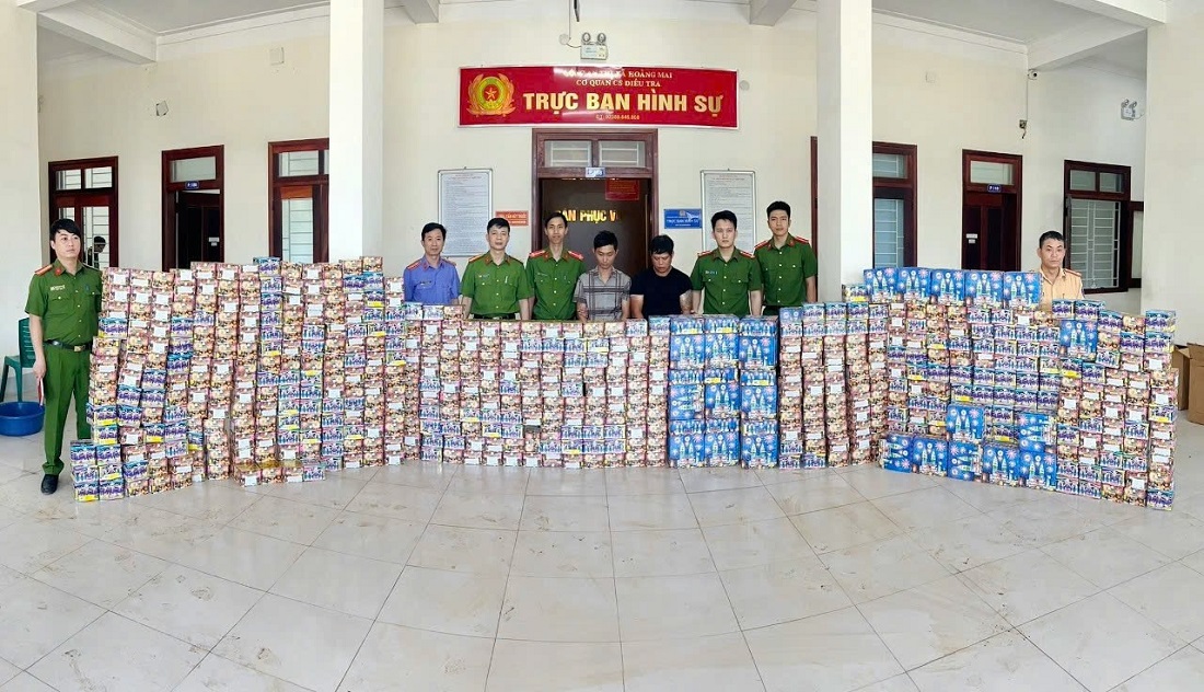 Chú trọng kiểm tra, siết chặt ngành nghề kinh doanh có điều kiện; vận động, thu hồi vũ khí, vật liệu nổ, công cụ hỗ trợ và pháo