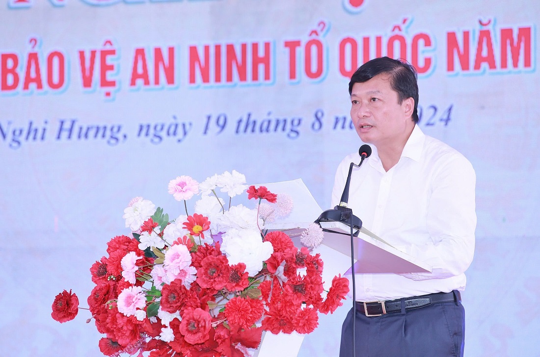 Đồng chí Lê Hồng Vinh - Ủy viên Ban Thường vụ Tỉnh ủy, Phó Chủ tịch Thường trực UBND tỉnh phát biểu tại Ngày hội