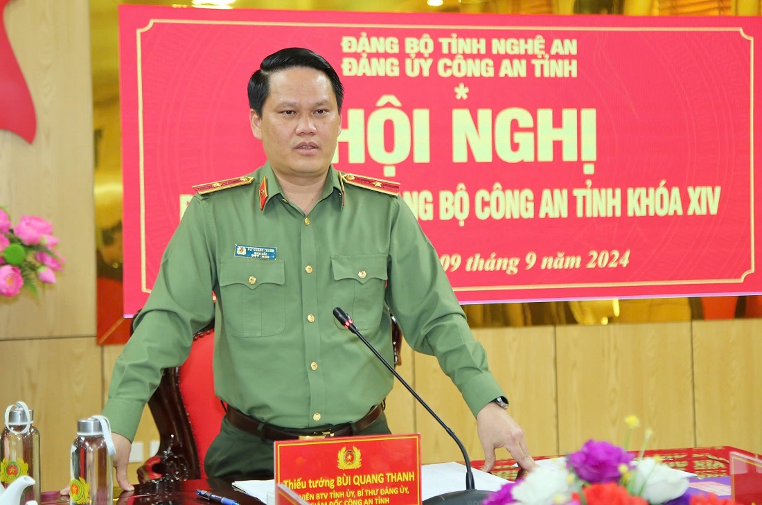 Đồng chí Thiếu tướng Bùi Quang Thanh, Ủy viên Ban Thường vụ Tỉnh ủy, Bí thư Đảng ủy, Giám đốc Công an tỉnh phát biểu chỉ đạo tại Hội nghị