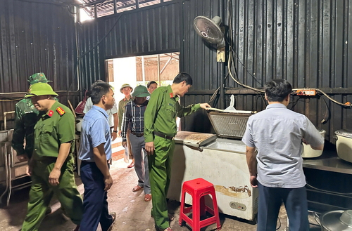 Đoàn công tác tiến hành kiểm tra tổng quan cơ sở vật chất, thực trạng các mặt hoạt động của nhà trường PTDTBT THCS Mỹ Lý	