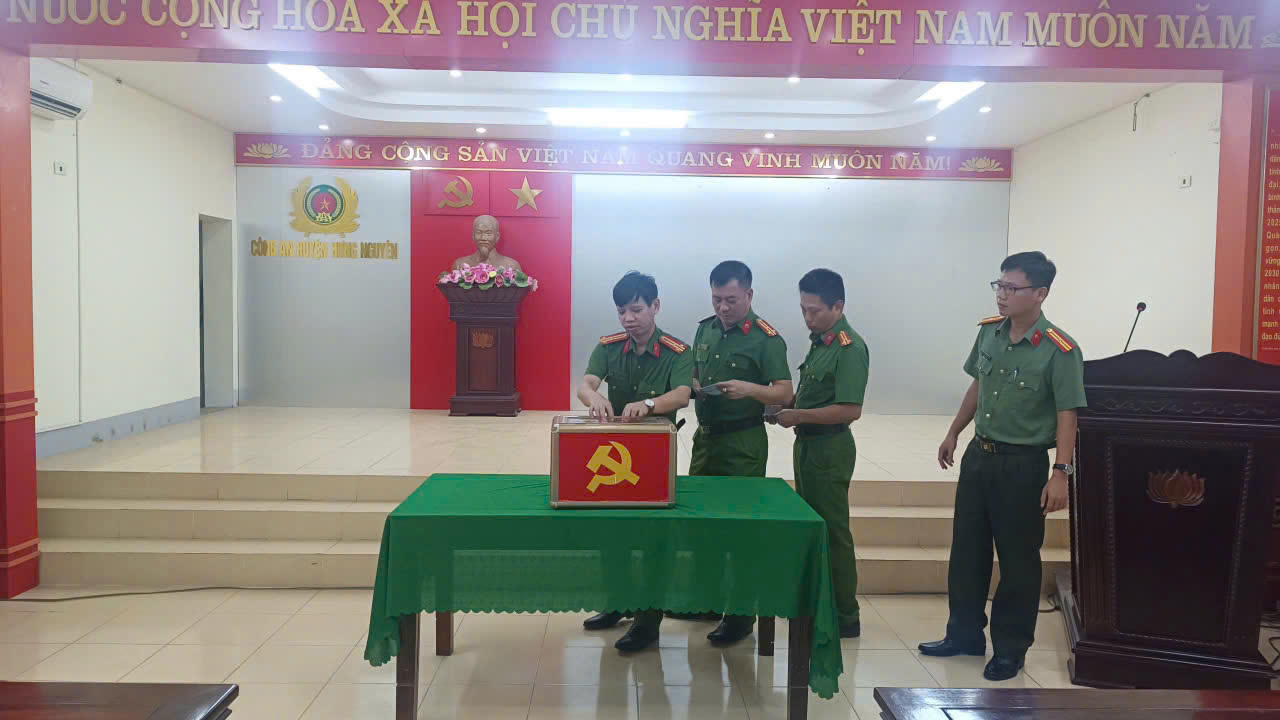 Tại Công an huyện Hưng Nguyên